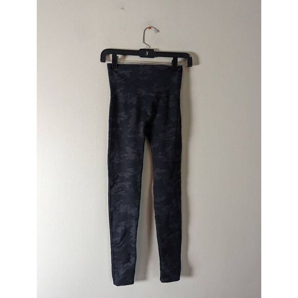 SPANX Look At Me Now Seamless Leggings 'Camo' Size S/P - Picture 3 of 3